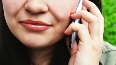 Russian mobile majors seek client loyalty on tight market